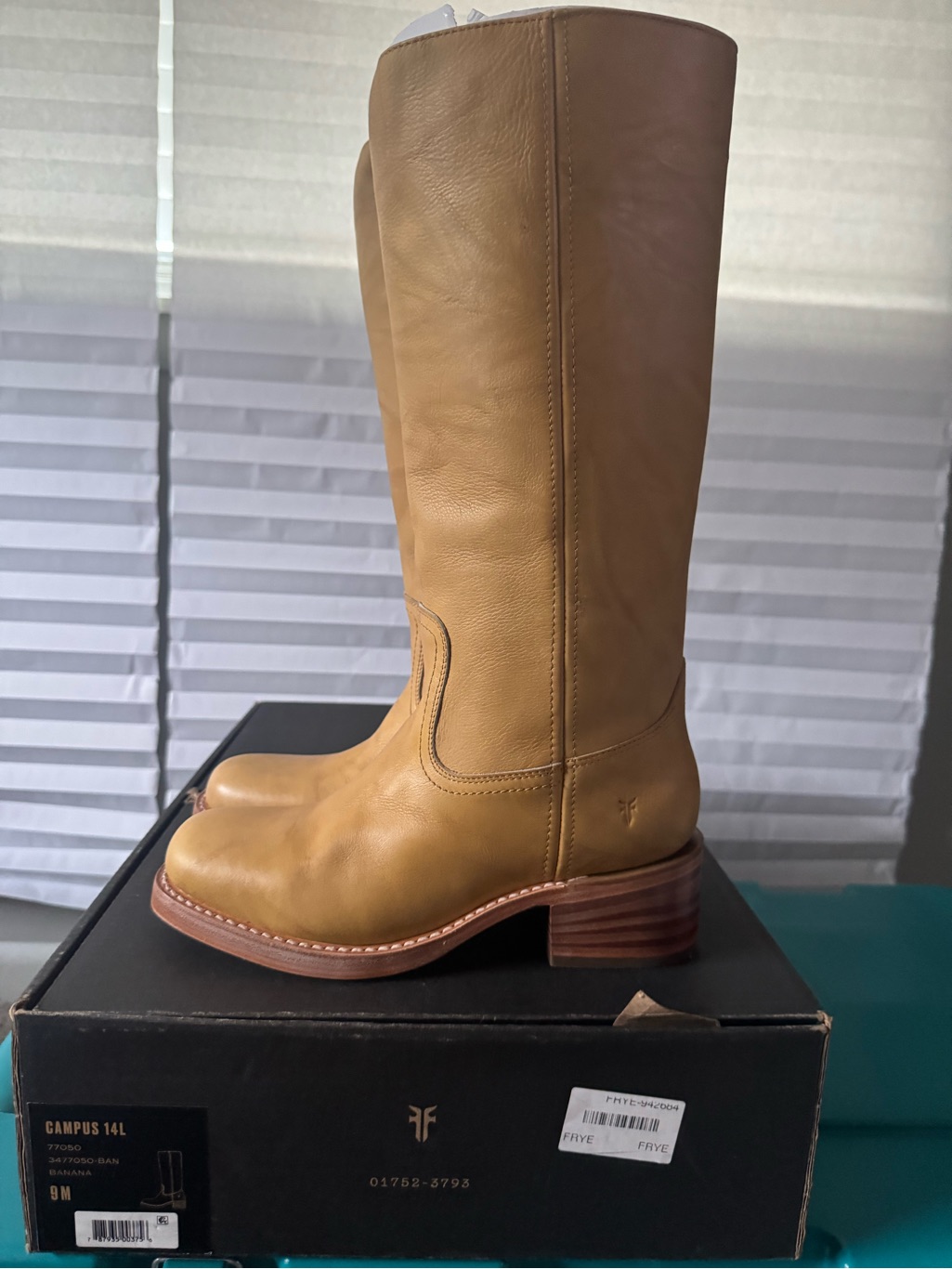 Frye Campus 14l Banana Nwt - Size 9